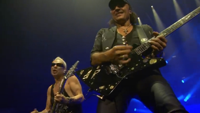 SCORPIONS Perform "Blackout" In Brooklyn On Return To Forever Tour 2015; Video