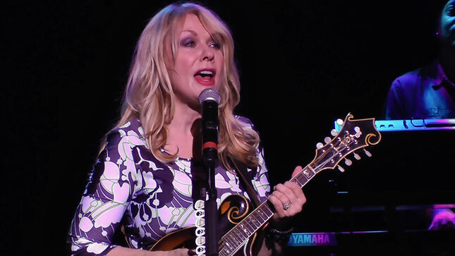 HEART's NANCY WILSON Debuts Video For Her Cover Of PEARL JAM's "Daughter"