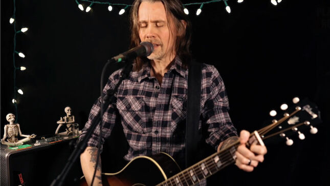MYLES KENNEDY Performs Acoustic Version Of BLACK SABBATH Classic "The Mob Rules" For Planet Rock; Video
