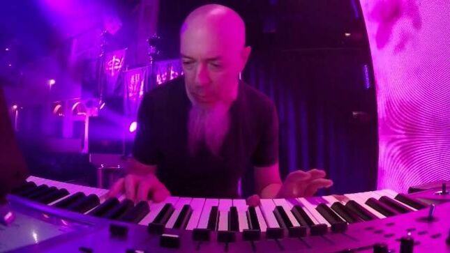 DREAM THEATER Keyboardist JORDAN RUDESS Performs QUEEN's "Bohemian Rhapsody" With Programmable Virtual Choir
