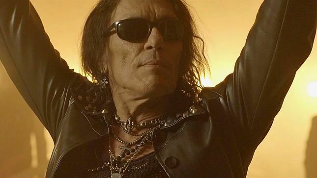 RATT Frontman STEPHEN PEARCY Shares Video From Private Show In Houston, TX