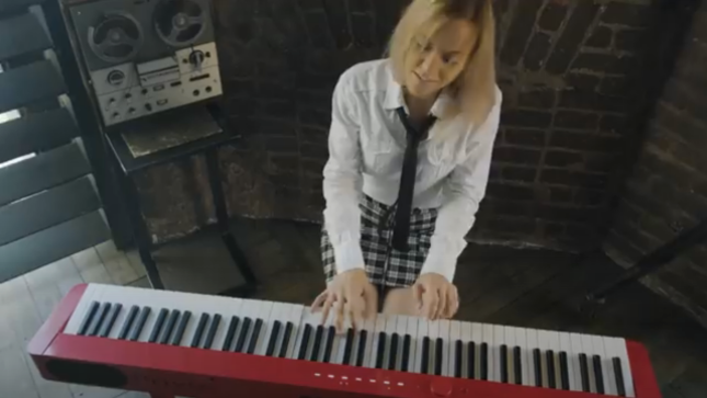 Russian Pianist GAMAZDA Performs PINK FLOYD Classic "Another Brick In The Wall" (Video)