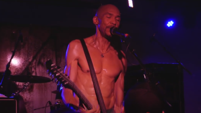 KING'S X Frontman DUG PINNICK Talks Evolution Of Bass Players In Rock (Video)