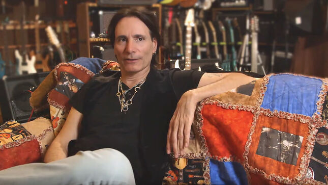 STEVE VAI On RITCHIE BLACKMORE - "He Was Able To Bring Blues To Rock Playing Unlike Anybody Else"; Video