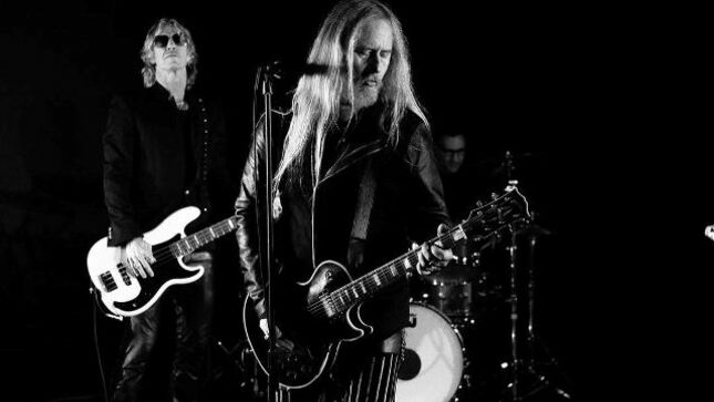 JERRY CANTRELL Shares Photos From Video Shoot With GUNS N' ROSES Bassist DUFF McKAGAN