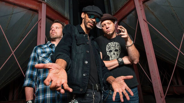 GRINDER BLUES Feat. KING’S X Bassist / Vocalist DUG PINNICK Reveal "Gotta Get Me Some Of That" Lyric Video