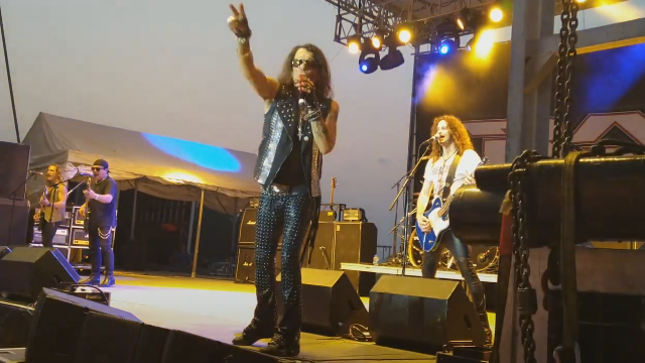 RATT Frontman STEPHEN PEARCY Shares Video Footage From Waukesha County Fair Show