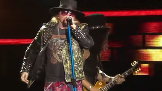 GUNS N' ROSES Perform Reworked Version Of "Silkworms" As New Song "Absurd" In Boston (Video)