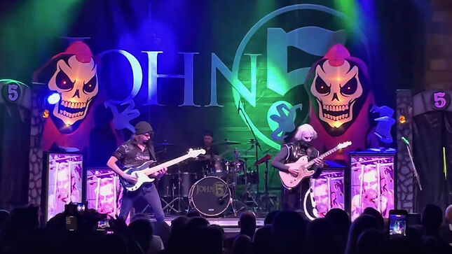 JOHN 5 Performs New Song "Que Pasa" Featuring MEGADETH's DAVE MUSTAINE; Video