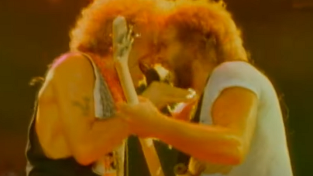SAMMY HAGAR And MICHAEL ANTHONY Celebrate 35th Anniversary Of VAN HALEN's Live Without A Net - "What You See And Hear Is How It Actually Went Down"