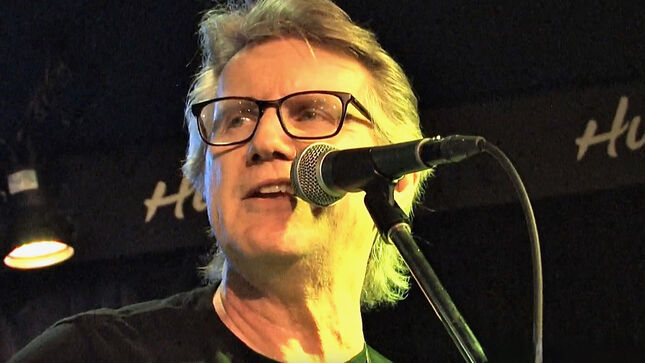 TRIUMPH's RIK EMMETT Discusses Upcoming Poetry Book - "For The First Time In My Life Writing Poetry Kind Of Became A Priority Thing"