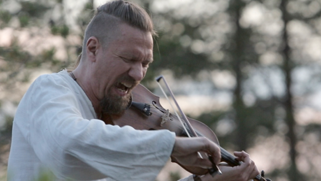 KORPIKLAANI Violinist TUOMAS ROUNAKARI To Release New Solo Album In 2022; Kaustinen Folk Music Festival 2020 Footage Streaming