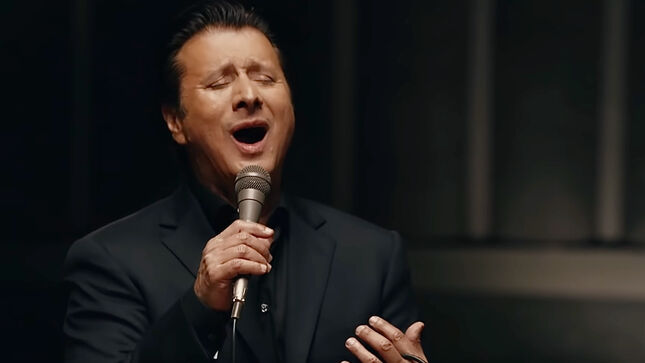 STEVE PERRY Debuts Visualizer For “What Are You Doing New Year’s Eve”