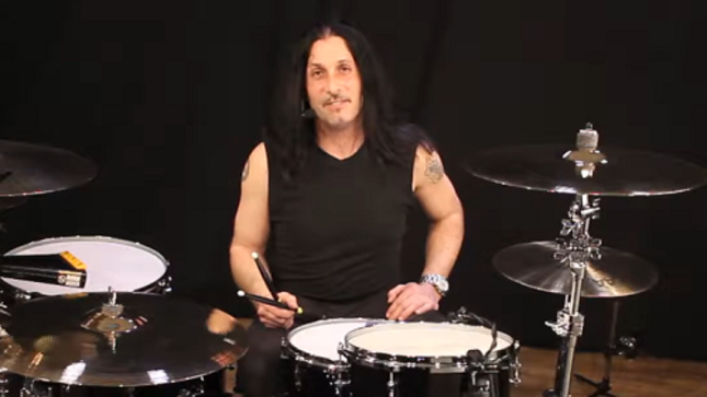 SLASH Bassist TODD KERNS To Host Video Chat With TYPE O NEGATIVE Drummer JOHNNY KELLY