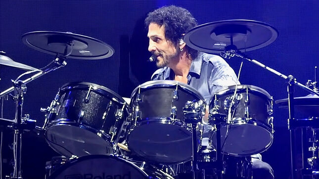 JOURNEY Drummer DEEN CASTRONOVO To Undergo Back Surgery Today
