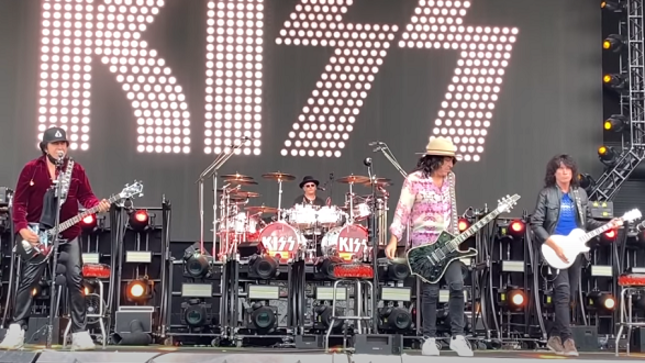 KISS - Soundcheck Footage From Chula Vista, CA Show Streaming