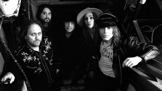 THE HELLACOPTERS Sign With Nuclear Blast Records; New Album Due In Spring 2022; Grande Rock Album Available On Digital Services For The First Time