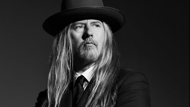 ALICE IN CHAINS' JERRY CANTRELL - "Live Shows Are The Thing"