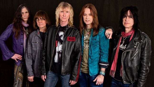 KIX Guitarist BRIAN "DAMAGE" FORSYTHE Talks Reuniting In 2003 For Hometown Show - "We Saw The Reactions; It Was Like 'We've Got To Do This Again'"