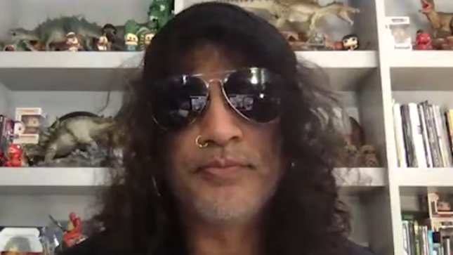 SLASH Reveals Meaning Behind Title Of New Album 4 - "An Important Milestone"