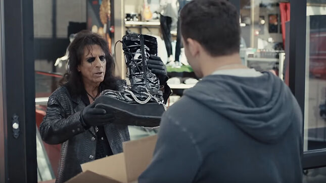 ALICE COOPER Featured In New Progressive Insurance Commercial