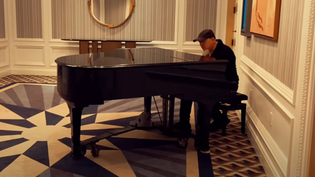 DREAM THEATER Keyboardist JORDAN RUDESS - "Found A Piano At This Hotel..." (Video)