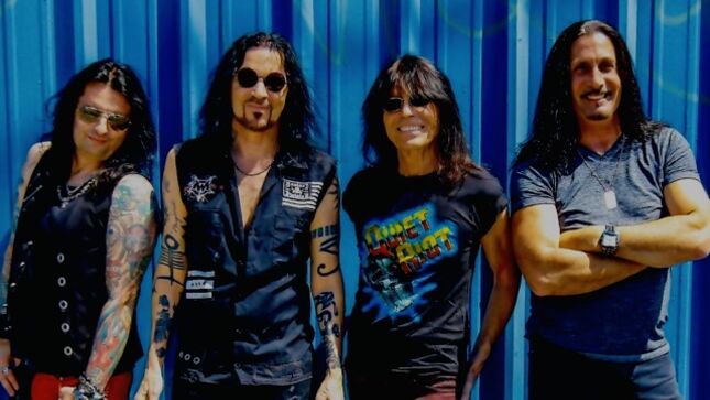 Here Is The First Photo Of RUDY SARZO With QUIET RIOT In 18 Years... Playing Tonight!