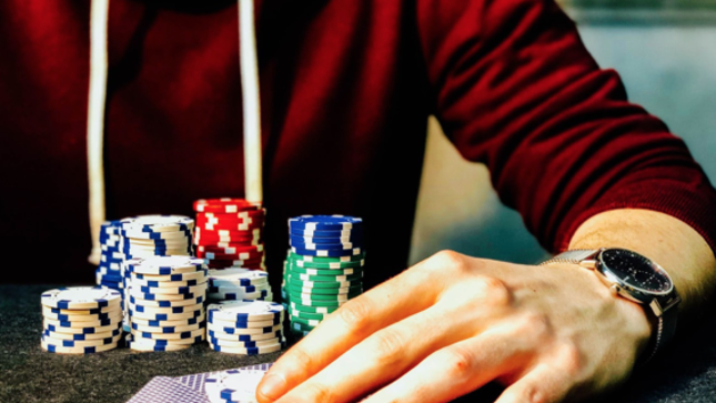 People Playing At The Casino: Types Of Pro Gamblers