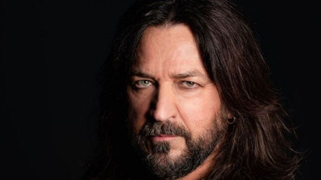 STRYPER Frontman MICHAEL SWEET Forced To Cancel Solo Christmas Show Due To Surgery For Detached Retina 