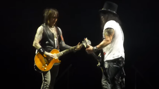 GUNS N' ROSES Guitarist RICHARD FORTUS On Working With SLASH - "He Doesn't Repeat Himself; That's Why He Is A Legend"