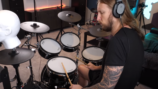 THE HAUNTED Guitarist OLA ENGLUND Learns How To Play PANTERA's 