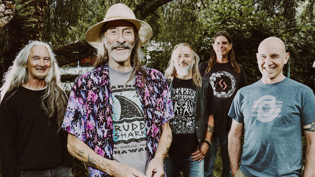 HAWKWIND Legend DAVE BROCK Reveals The Band Have More New Albums On The Horizon