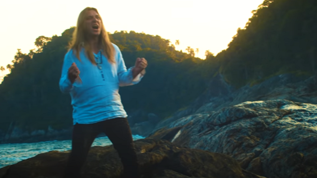 Former ANGRA Frontman EDU FALASCHI Releases "Land Ahoy" Video And Book About Vera Cruz Album