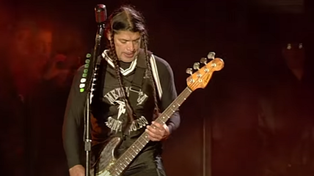ROBERT TRUJILLO Names "The Frayed Ends Of Sanity" As His Favourite METALLICA Deep Cut To Perform Live - "It Has All The Ingredients That I Like About Metallica"
