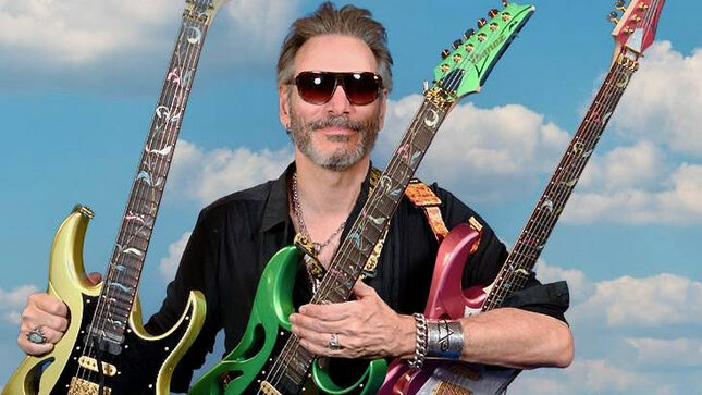 STEVE VAI Talks Performing EDDIE VAN HALEN Guitar Parts While In DAVID LEE ROTH's Band - "They're Perfect Little Arrangements"