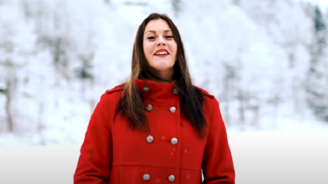NIGHTWISH Vocalist FLOOR JANSEN Shares 2021 Christmas Message Video