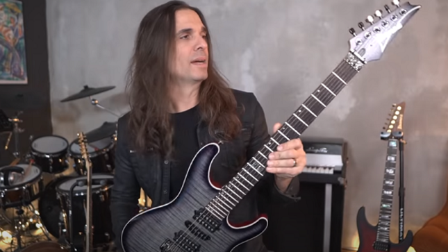 MEGADETH Guitarist KIKO LOUREIRO Talks Tabs, Scores And Tendonitis In New Q&A Video