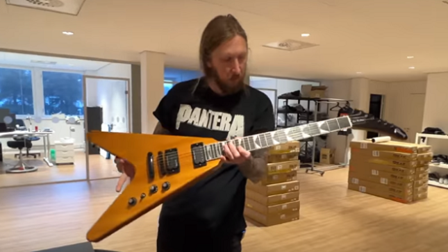 THE HAUNTED Guitarist OLA ENGLUND Unboxes DAVE MUSTAINE Signature Gibson EXP Guitar