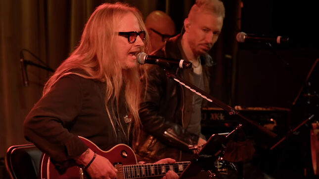 ALICE IN CHAINS Guitarist JERRY CANTRELL Shares Official Live Video For "Brighten"