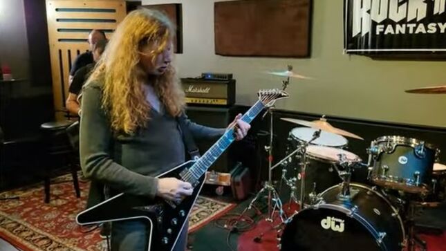 MEGADETH – DAVE MUSTAINE Demonstrates “Symphony Of Destruction” At Rock ‘N’ Roll Fantasy Camp; Video 