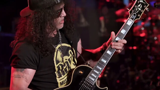 SLASH FEATURING MYLES KENNEDY & THE CONSPIRATORS Perform "Call Off The Dogs" On SiriusXM; Video