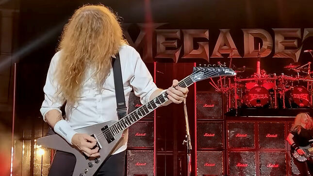 Watch DAVE MUSTAINE Hand Guitar Picks To Kids Incognito; Video