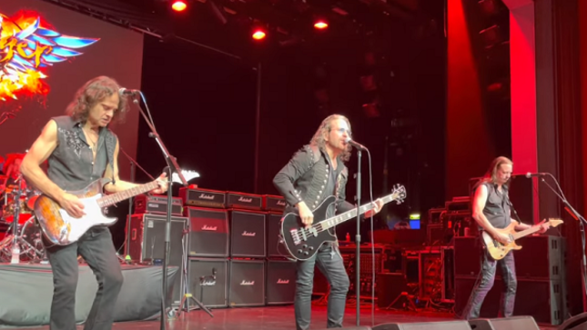 WINGER Perform Medley On Monsters Of Rock Cruise 2022 Featuring Classics From ALICE COOPER, JEFFERSON STARSHIP; DOKKEN, JOURNEY And More 