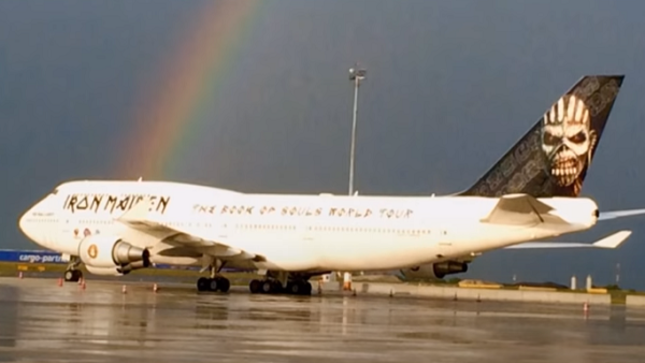 IRON MAIDEN - Former Ed Force One Makes Its Final Landing (Video)