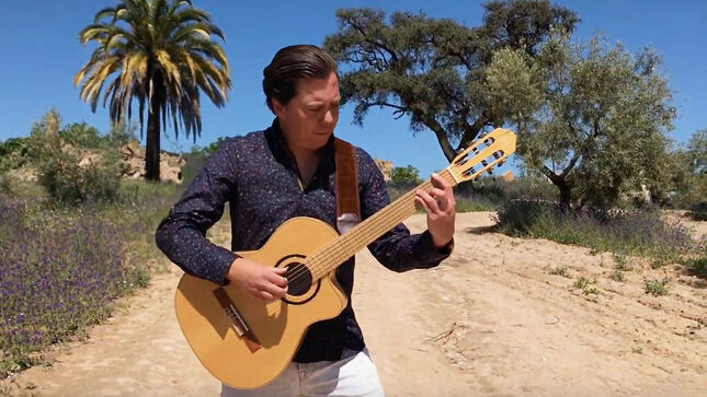 THOMAS ZWIJSEN Performs Acoustic Rendition Of METALLICA Classic "Master Of Puppets"; Video
