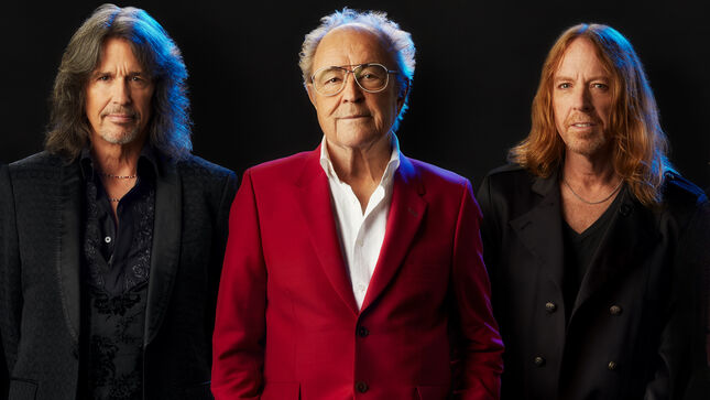 FOREIGNER Performs USO Shows In Eastern Europe