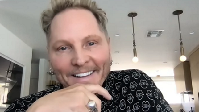 Former GUNS N' ROSES Drummer MATT SORUM - "I'm Swinging From The Chandelier, But Unfortunately It Comes Out Of The Ceiling"