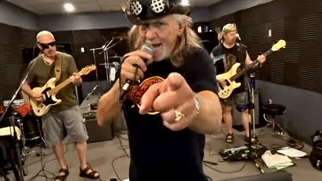 Watch HELIX Rehearse For Upcoming Private Party With HONEYMOON SUITE; Video