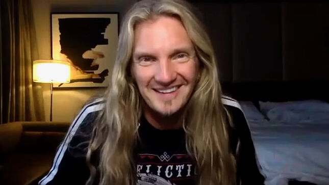 JOEL HOEKSTRA On WHITESNAKE's Farewell Tour - "I Haven't Been Too Weepy About It Just Yet"; Video