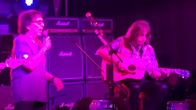 ACE FREHLEY And PETER CRISS Reunite At Creatures Fest 2022, Perform KISS Classics (Video)